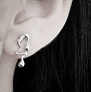ASYMMETRICAL MELT STUD EARRING