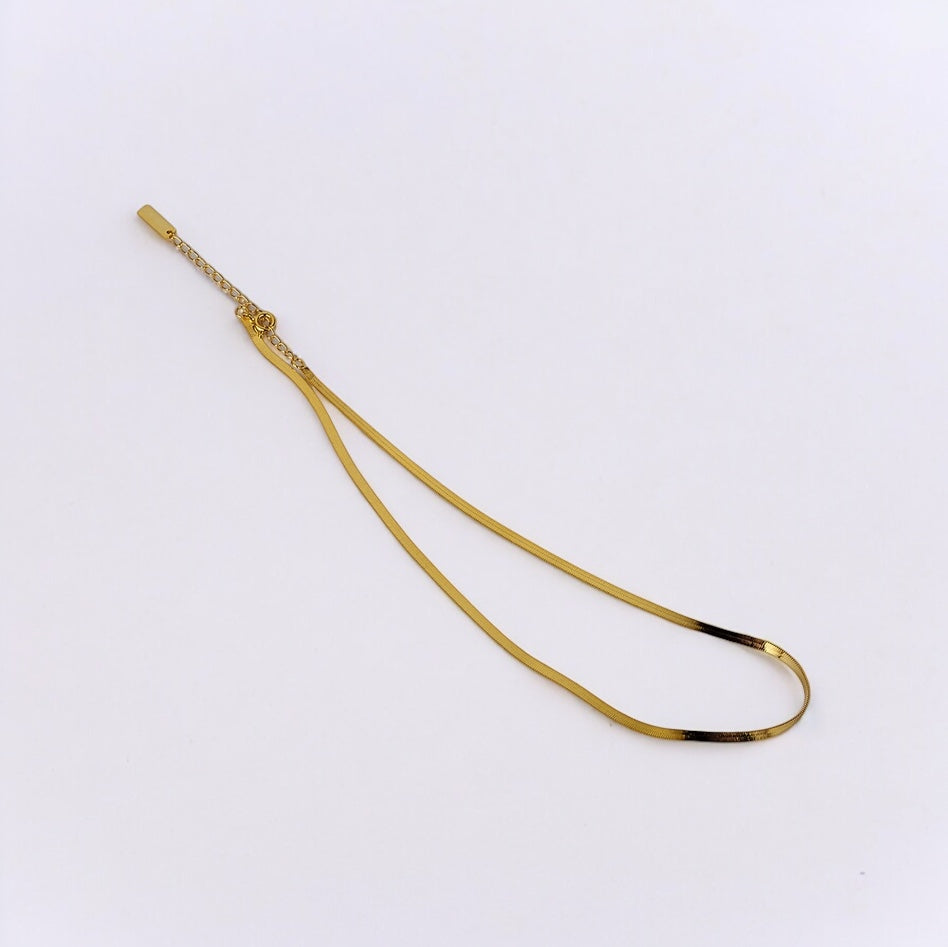 SMOOTH SNAKE NECKLACE