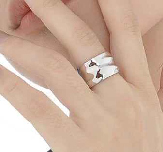 RIPPLE CUFF RING